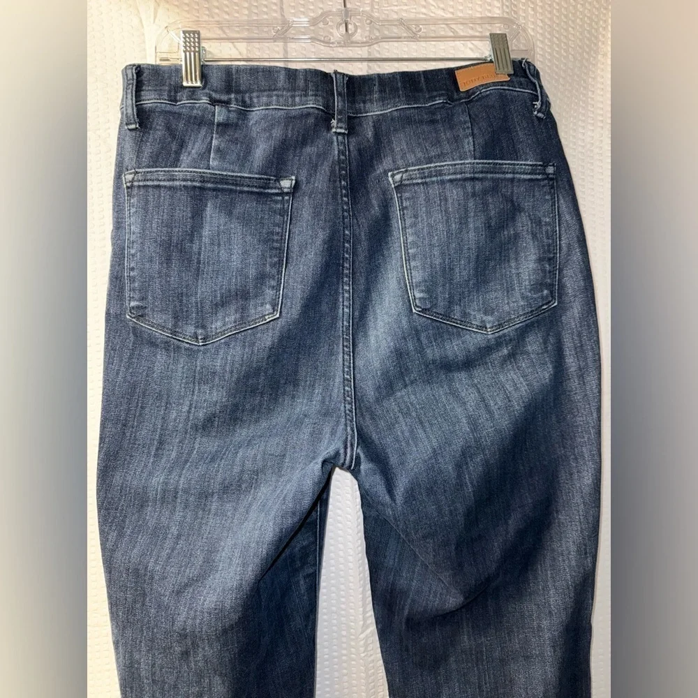 Judy Blue high-rise pull-on super flare jeans in a dark wash Size 31 ( ALTERED)